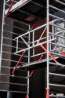 Afbeeldingen van Altrex Rolsteiger smal - aluminium met voorloopleuningen en schoren in de basis RS TOWER 51