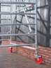Afbeeldingen van Altrex Rolsteiger breed - aluminium met voorloopleuningen en schoren in de basis RS TOWER 42