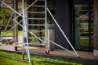 Afbeeldingen van Altrex Rolsteiger breed - aluminium met voorloopleuningen en schoren in de basis RS TOWER 42