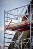 Afbeeldingen van Altrex Rolsteiger breed - aluminium met voorloopleuningen en schoren in de basis RS TOWER 42