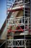 Afbeeldingen van Altrex Rolsteiger breed - aluminium met voorloopleuningen en schoren in de basis RS TOWER 42